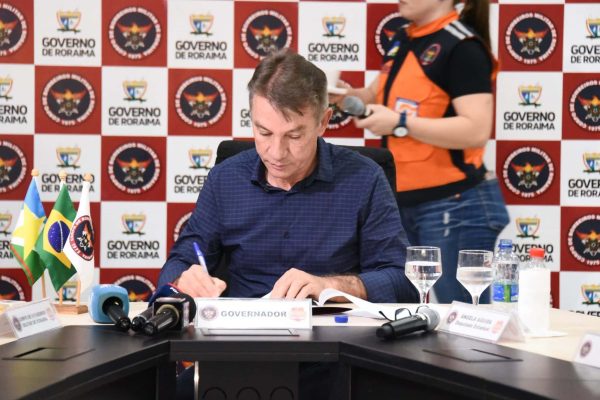 Roraima inicia Operação Verão Sem Fogo para a temporada 2025/2026 3 Lancamento da Operacao Verao sem Fogo 2025 2026 Neto Figueredo Secom RR 2 scaled