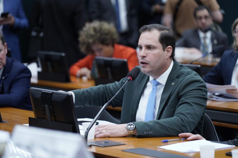 Comissão aprova projeto do Deputado Nicoletti que cria fundo permanente para a PRF 1 WhatsApp Image 2025 11 26 at 19.26.45 scaled