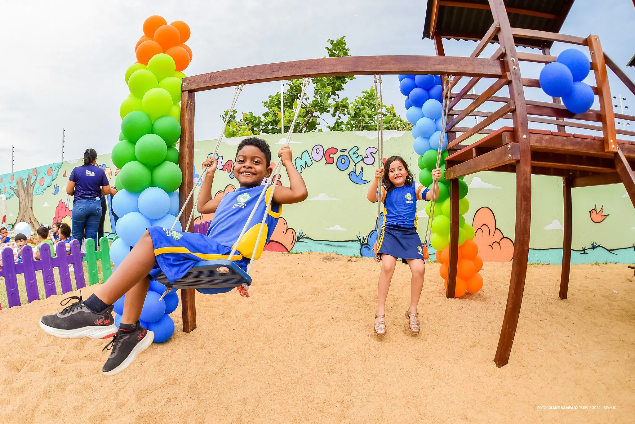1764750286 188 Novo parquinho beneficia criancas da Escola Emilia Rios
