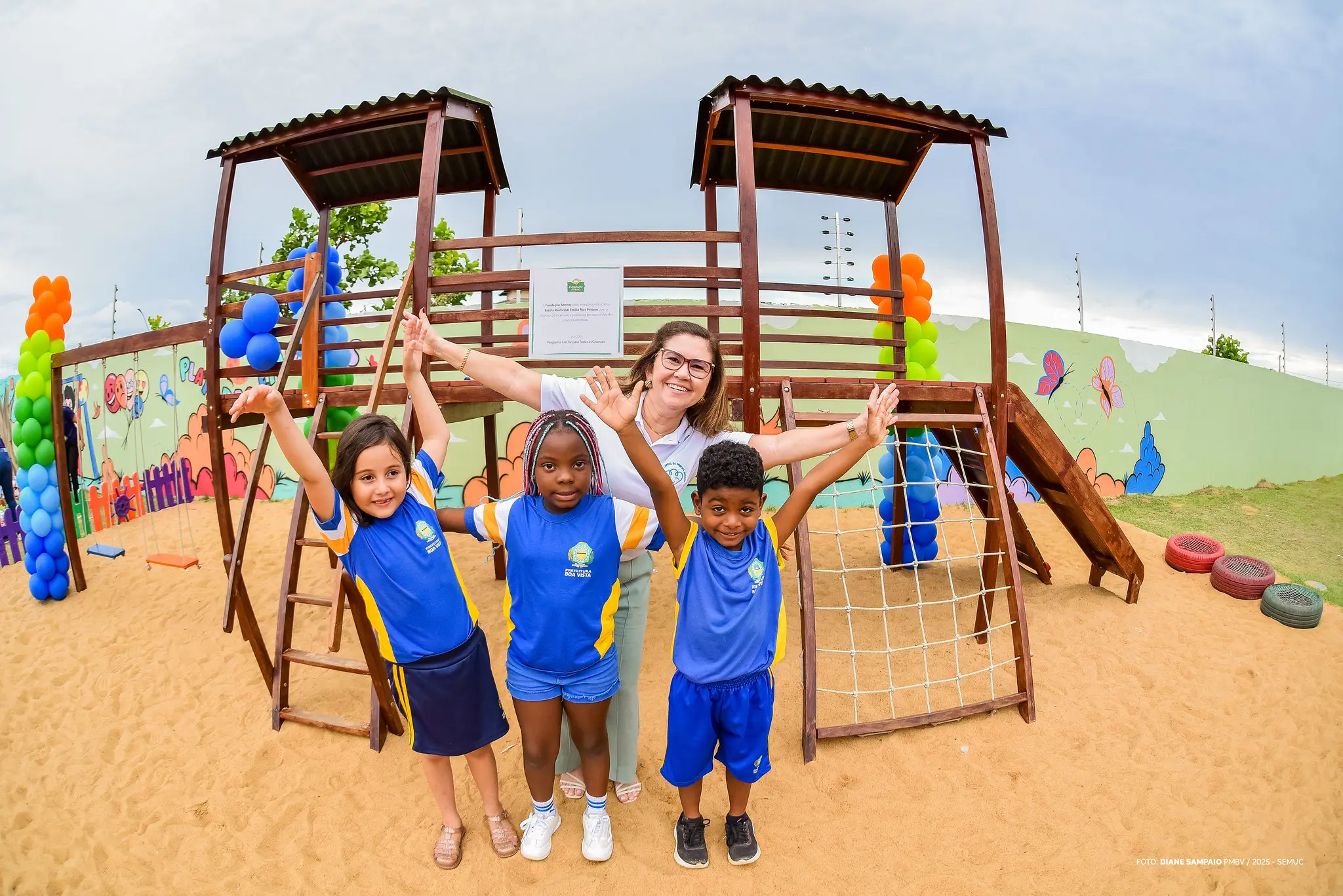 1764750286 47 Novo parquinho beneficia criancas da Escola Emilia Rios