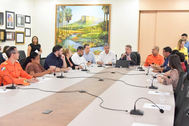 Anuncio do concurso publico para o Corpo de Bombeiros Neto Figueredo Secom RR 3