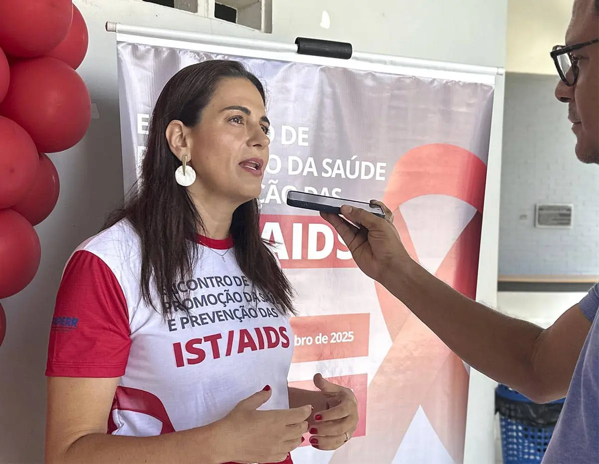 Foto 1 Jaqueline Coordenadora do Evento Uerr realiza palestras de prevencao ao HIV Aids alusivas ao