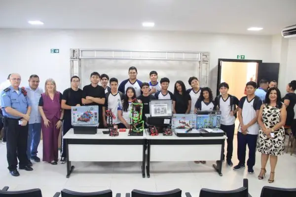 Governo de Roraima entrega kits de robotica para 32 escolas estaduais Ascom SEED 2 scaled