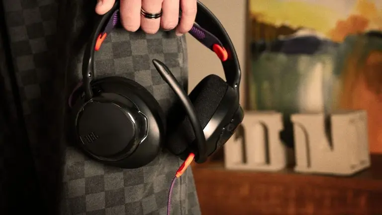 JBL anuncia no Brasil os novos headsets gamer da linha Quantum a partir de R$ 349
