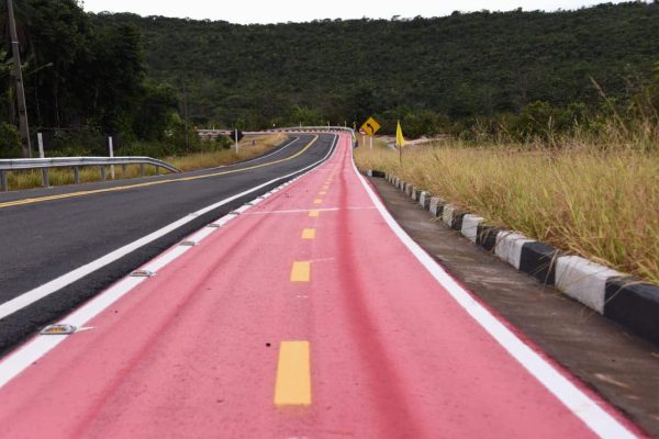 Novo trecho asfaltado para acesso a Cachoeira do Paiva 1