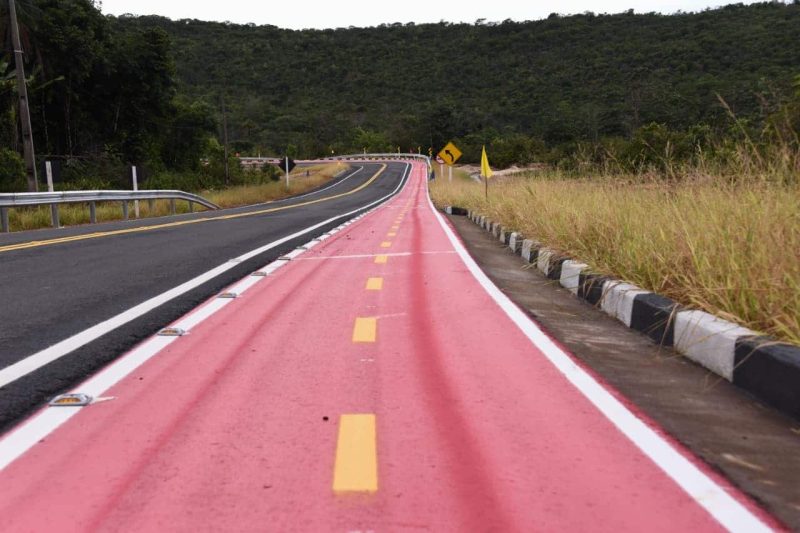 Governo de Roraima entrega trecho asfaltado que melhora o acesso à Cachoeira do Paiva e ao Centro de Atendimento ao Turista 1 Novo trecho asfaltado para acesso a Cachoeira do Paiva 1