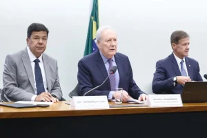 Relator adia novamente apresentacao de parecer da PEC da Seguranca.webp