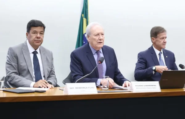 Relator adia novamente apresentacao de parecer da PEC da Seguranca.webp