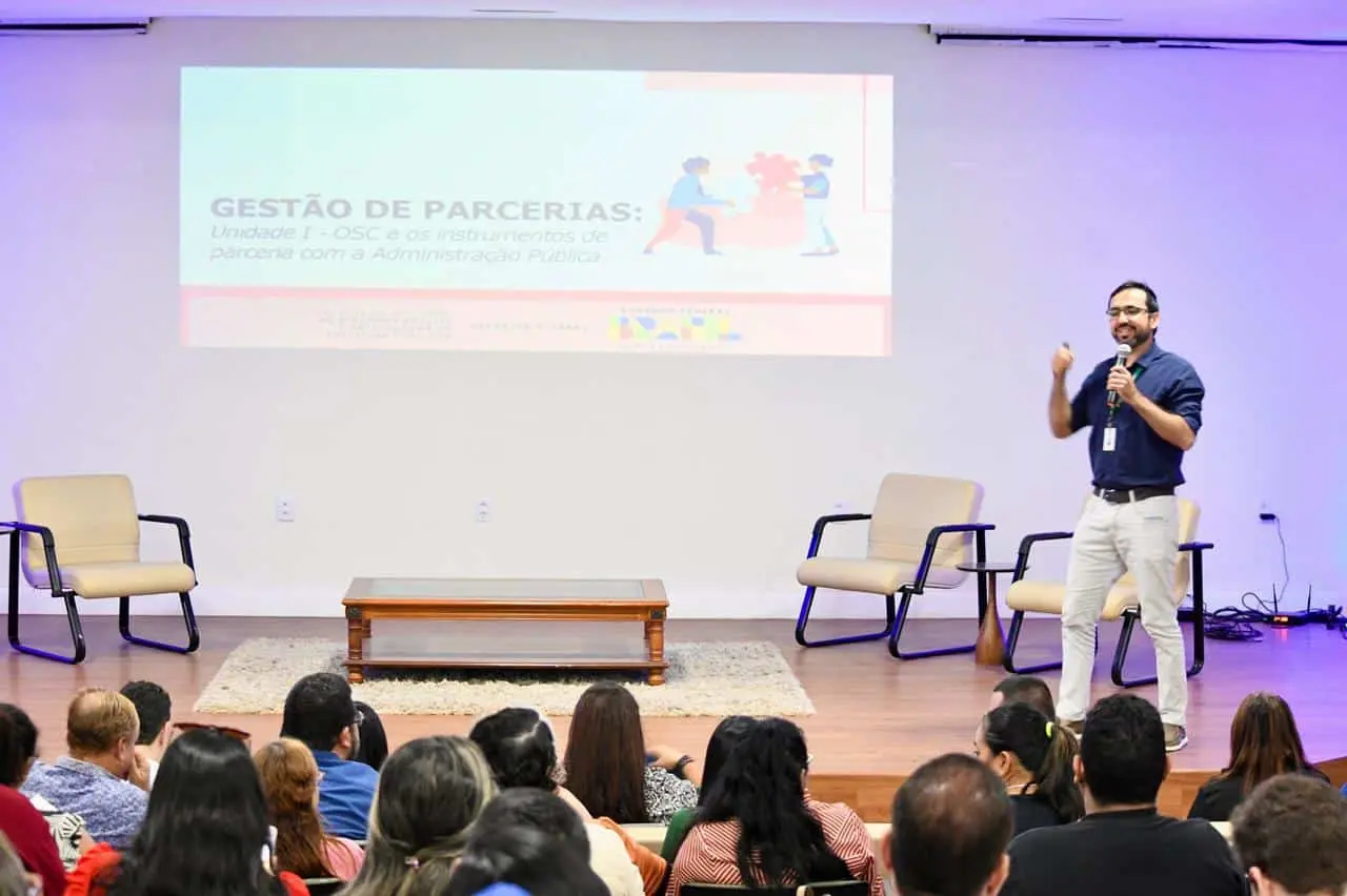 Setrabes promove capacitação para aprimorar a gestão de projetos junto a organizações sociais em Roraima 1 Setrabes oferece curso para melhorar a gestao de projetos com organizacoes sociais em Roraima Stepha