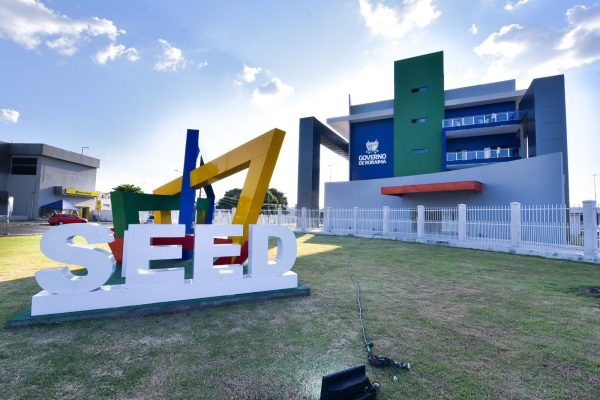 Governador confirma abono pecuniário de R$ 3 mil para profissionais da educação. 4 WhatsApp Image 2025 12 23 at 06.22.57