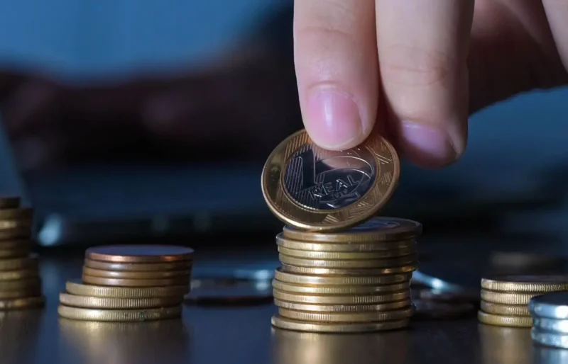 Desaceleração econômica gera preocupação na indústria 1 aoPjKWntVqDSmoJhAmzb3TDM.webp