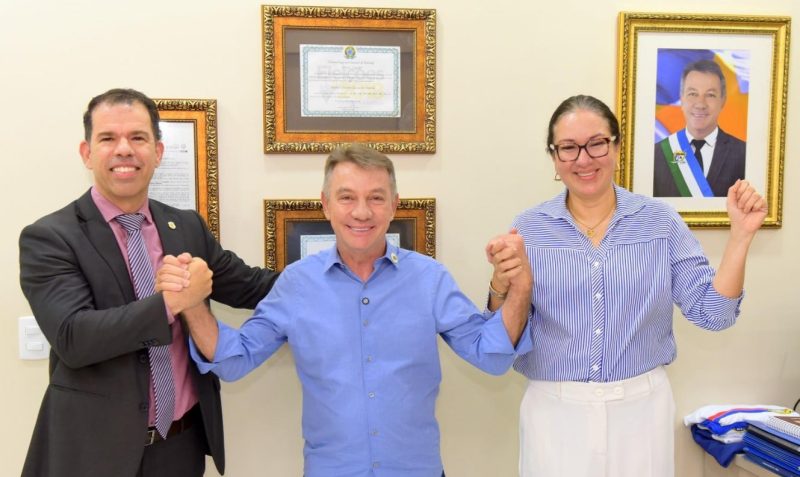 Govenador com a delegada Darlinda o novo delegado geral Luciano