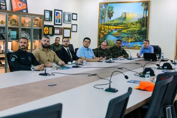 Governo de Roraima alinha acoes com Exercito Brasileiro diante do cenario na Venezuela 4 scaled