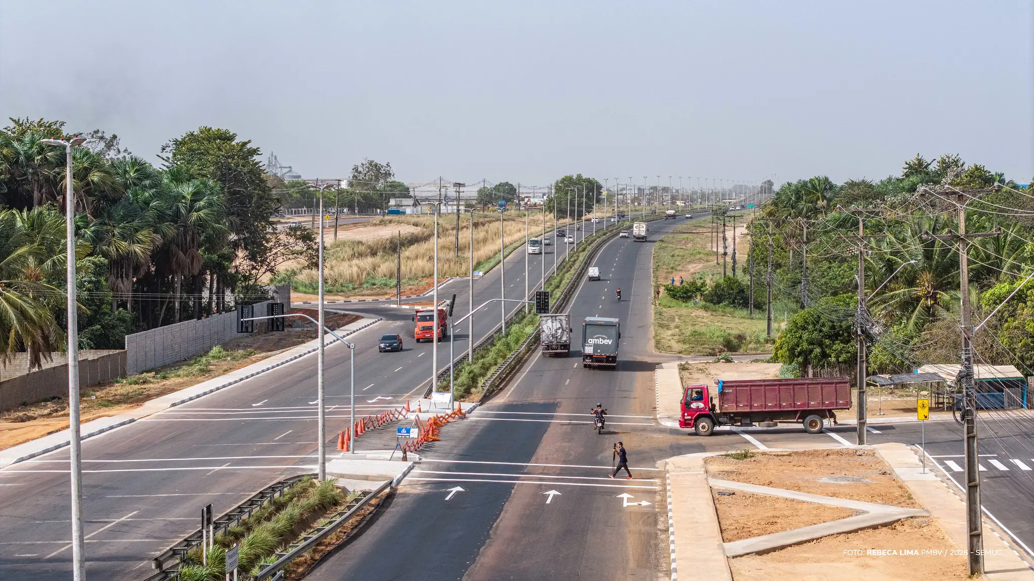 Prefeitura instala semaforo na Avenida Brasil para melhorar fluidez