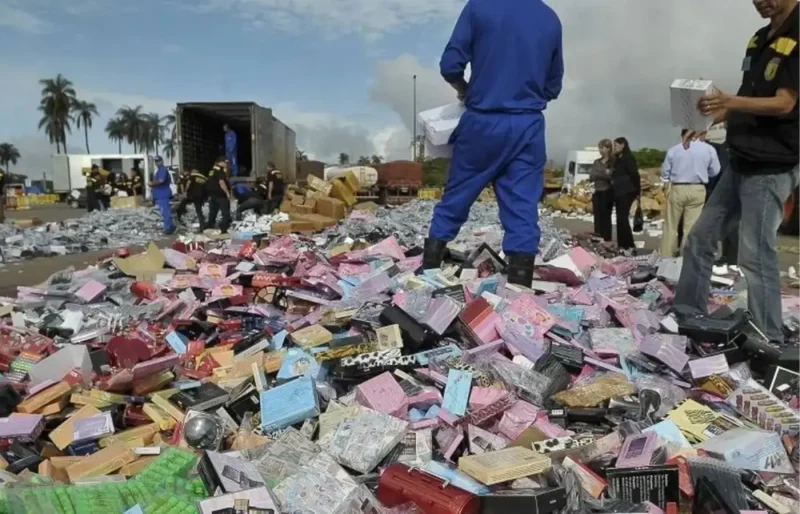 Prejuízos causados por pirataria e sonegação podem chegar a R$ 500 bilhões anualmente. 1 5mYuxszQmofbFppqaxF9DhgC.webp