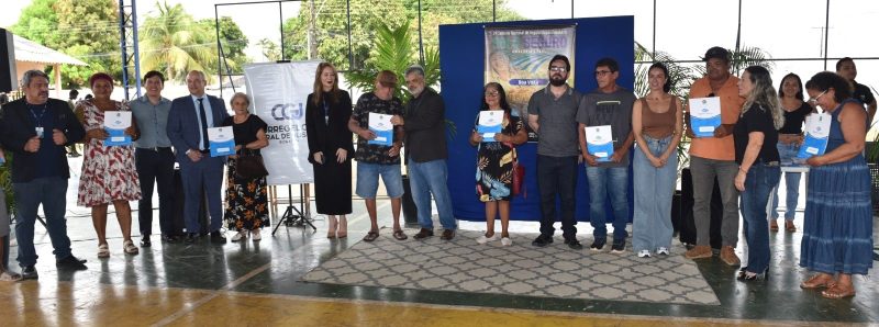 Moradores dos conjuntos Alvorada e Parana recebem escrituras publicas 1