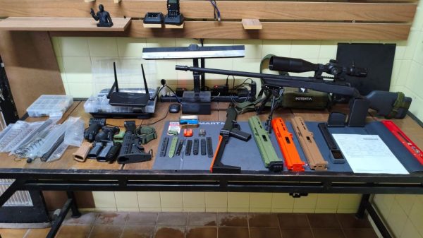 Operação reprime venda de armas produzidas por impressoras 3D