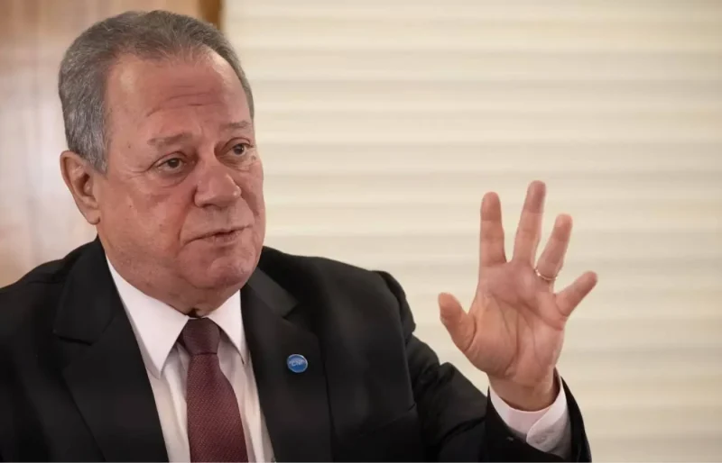 Diminuição da jornada de trabalho não deve ser aprovada por pressão eleitoral, afirma presidente da CNI 1 2RKeXCWzHM4FzA16GYgJzd59.webp