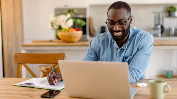 Confira 63 oportunidades abertas para trabalhar remotamente.