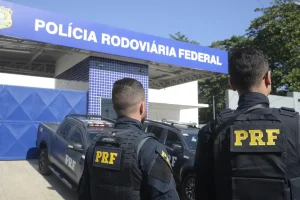Operacao Semana Santa PRF intensifica fiscalizacao contra ultrapassagens proibidas nas.webp