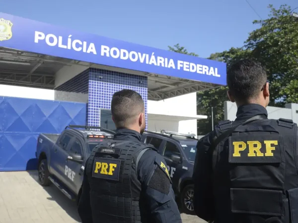 Operacao Semana Santa PRF intensifica fiscalizacao contra ultrapassagens proibidas nas.webp