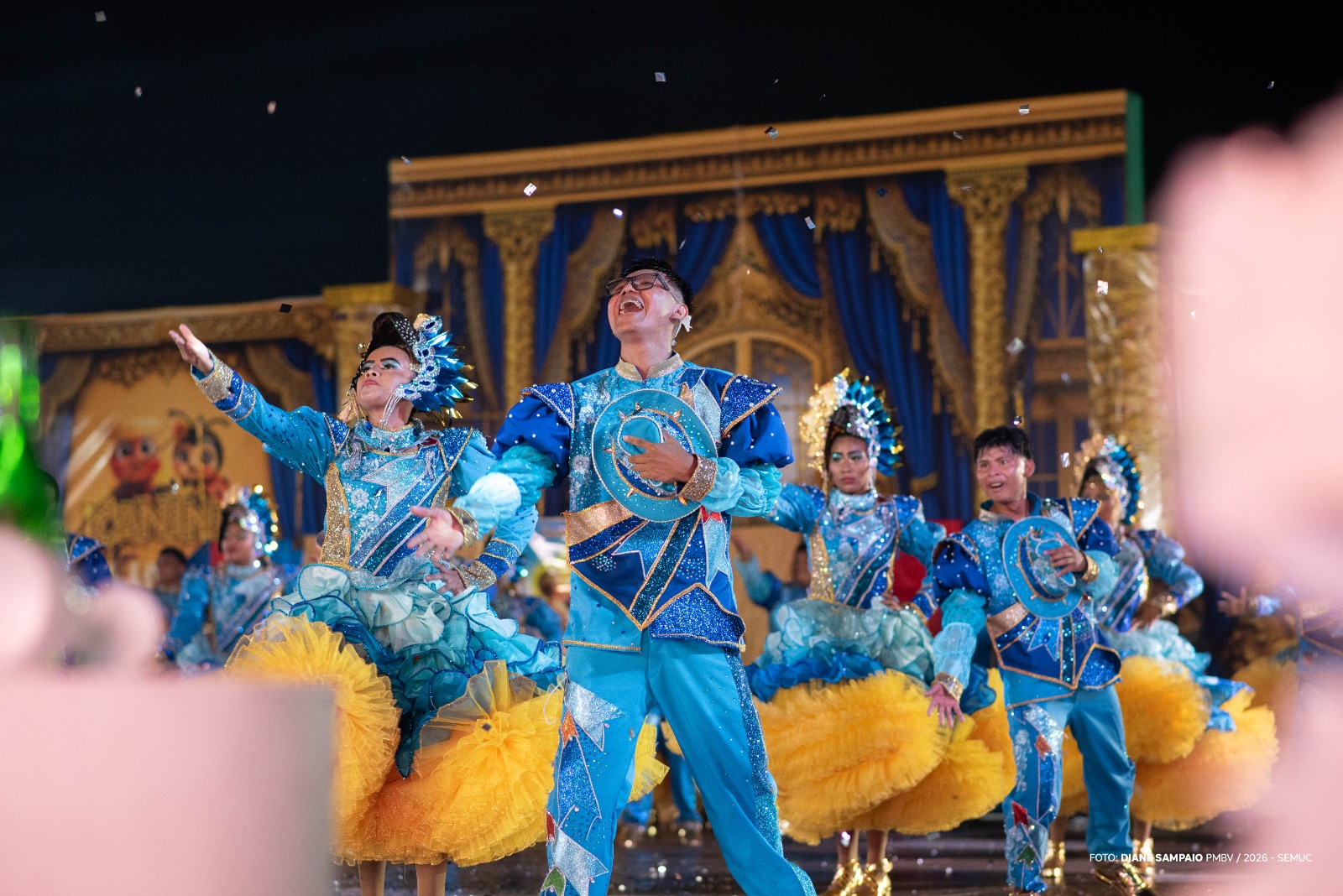 1780230639 110 Noite de quadrilhas celebra tradicao com danca e figurinos vibrantes