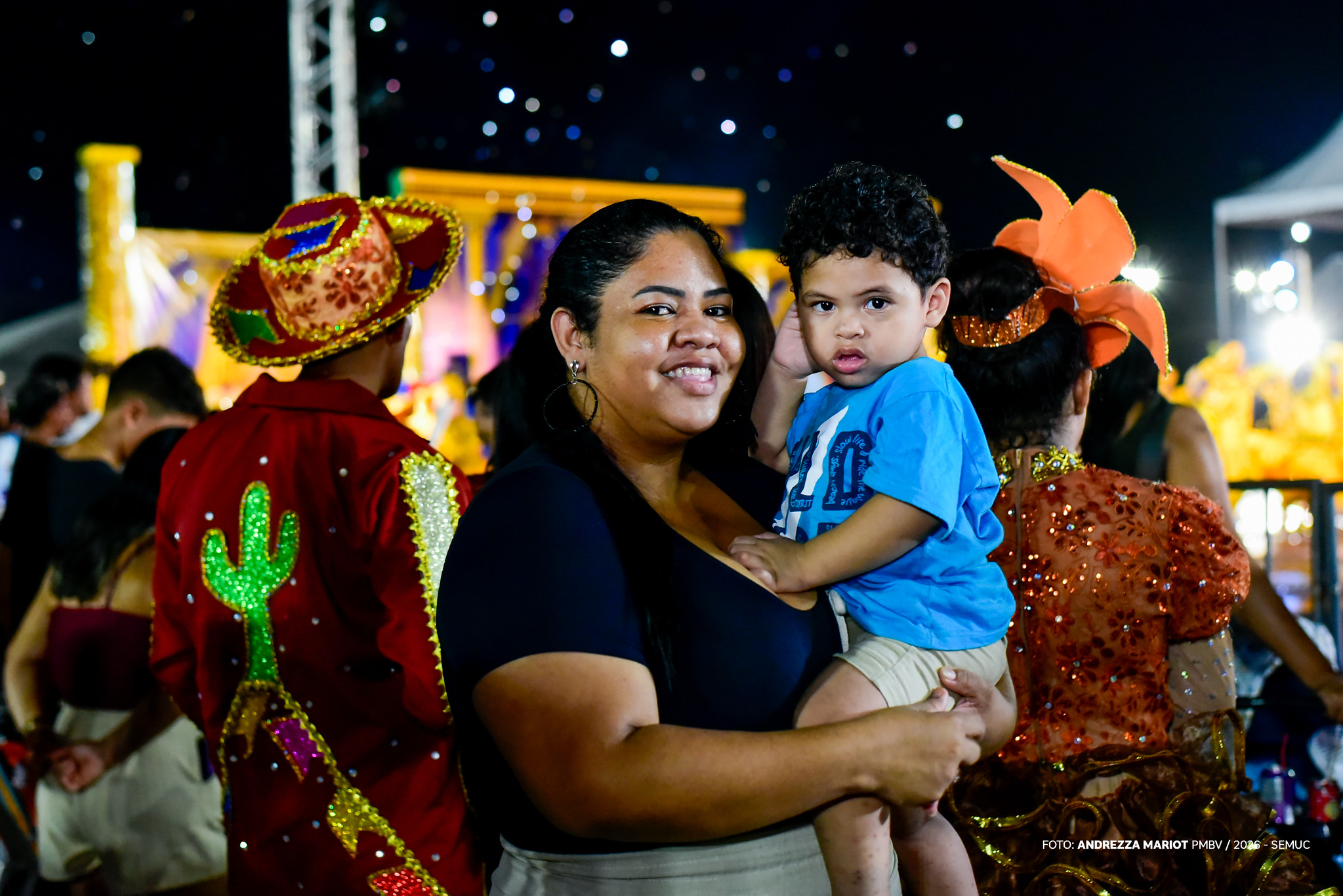 1780230639 306 Noite de quadrilhas celebra tradicao com danca e figurinos vibrantes