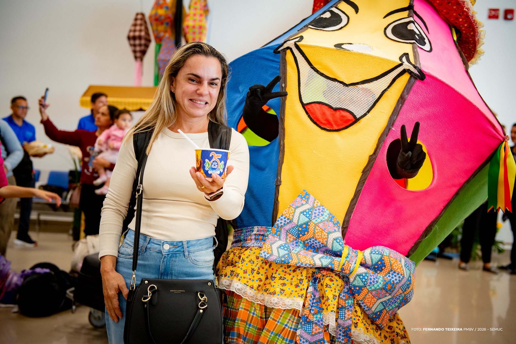 1781330233 172 Aeroporto de Boa Vista recebe passageiros com festa junina