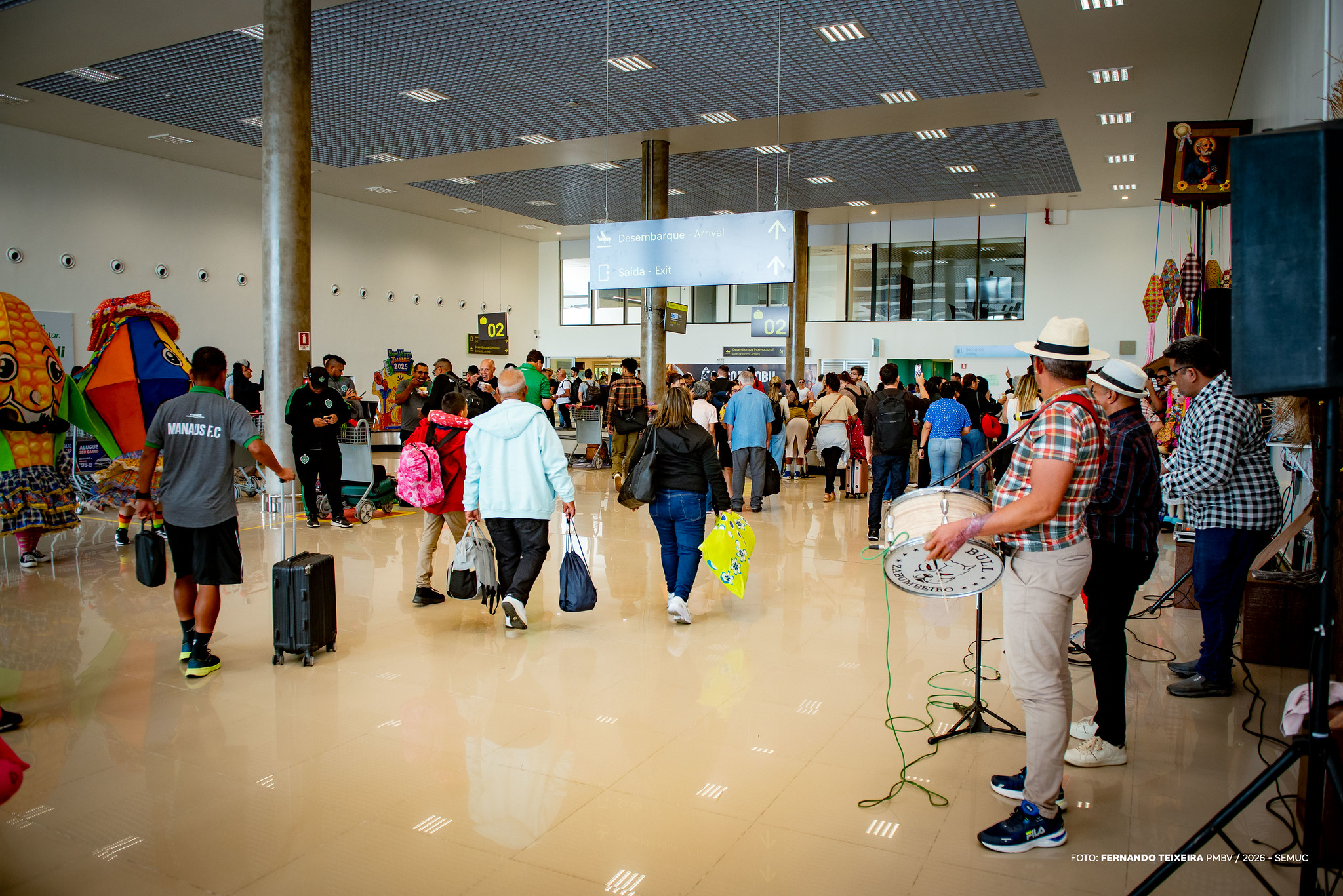 1781330233 315 Aeroporto de Boa Vista recebe passageiros com festa junina