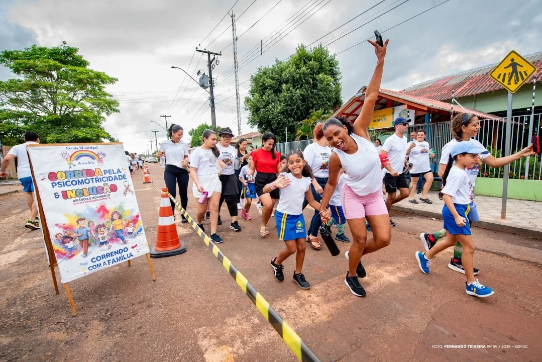 Corrida inclusiva promove psicomotricidade, união e alegria escolar