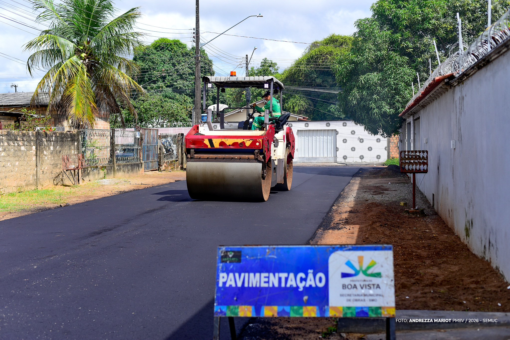Operacao tapa buraco recupera vias e melhora mobilidade na cidade