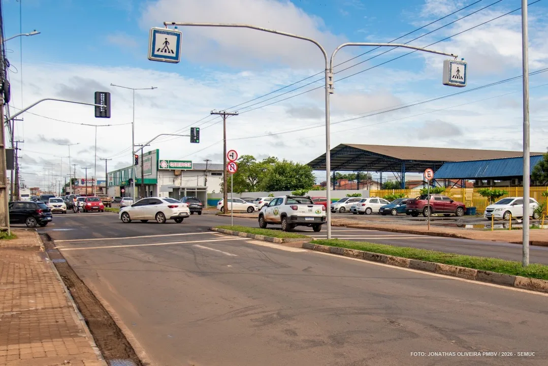 Boa Vista instala novo semáforo na Avenida Centenário 1 semaforocentenario