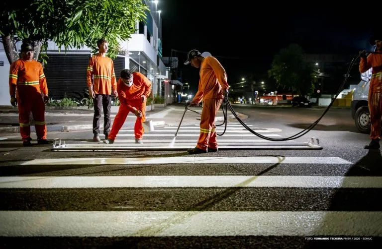 Boa Vista intensifica revitalização noturna da sinalização horizontal