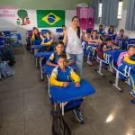 Mais de 54 mil voltam às aulas da rede municipal
