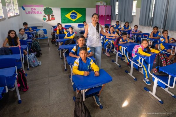 Mais de 54 mil voltam às aulas da rede municipal 31 corteeeeeee
