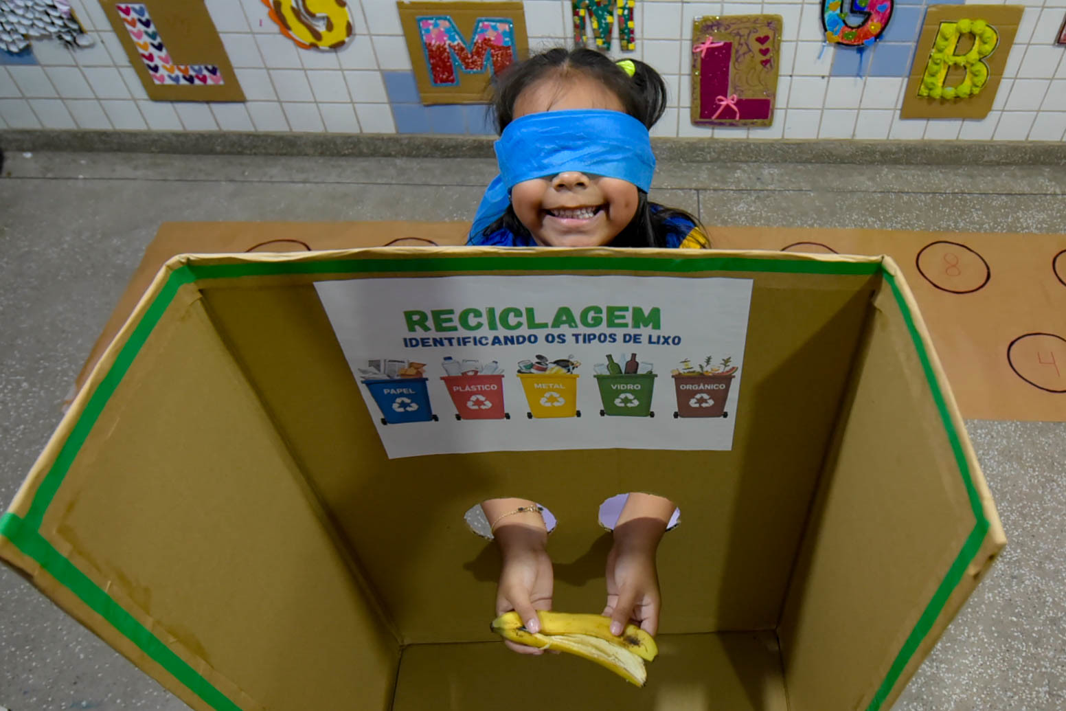 1786509552 797 Cobertura sustentavel garrafas PET para protecao educacao e solidariedade