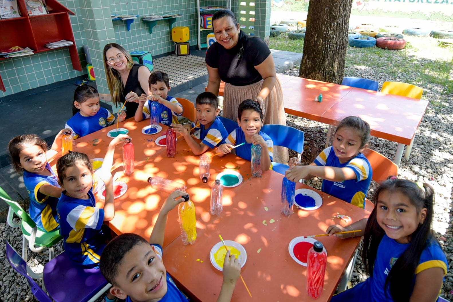 1786509553 182 Cobertura sustentavel garrafas PET para protecao educacao e solidariedade