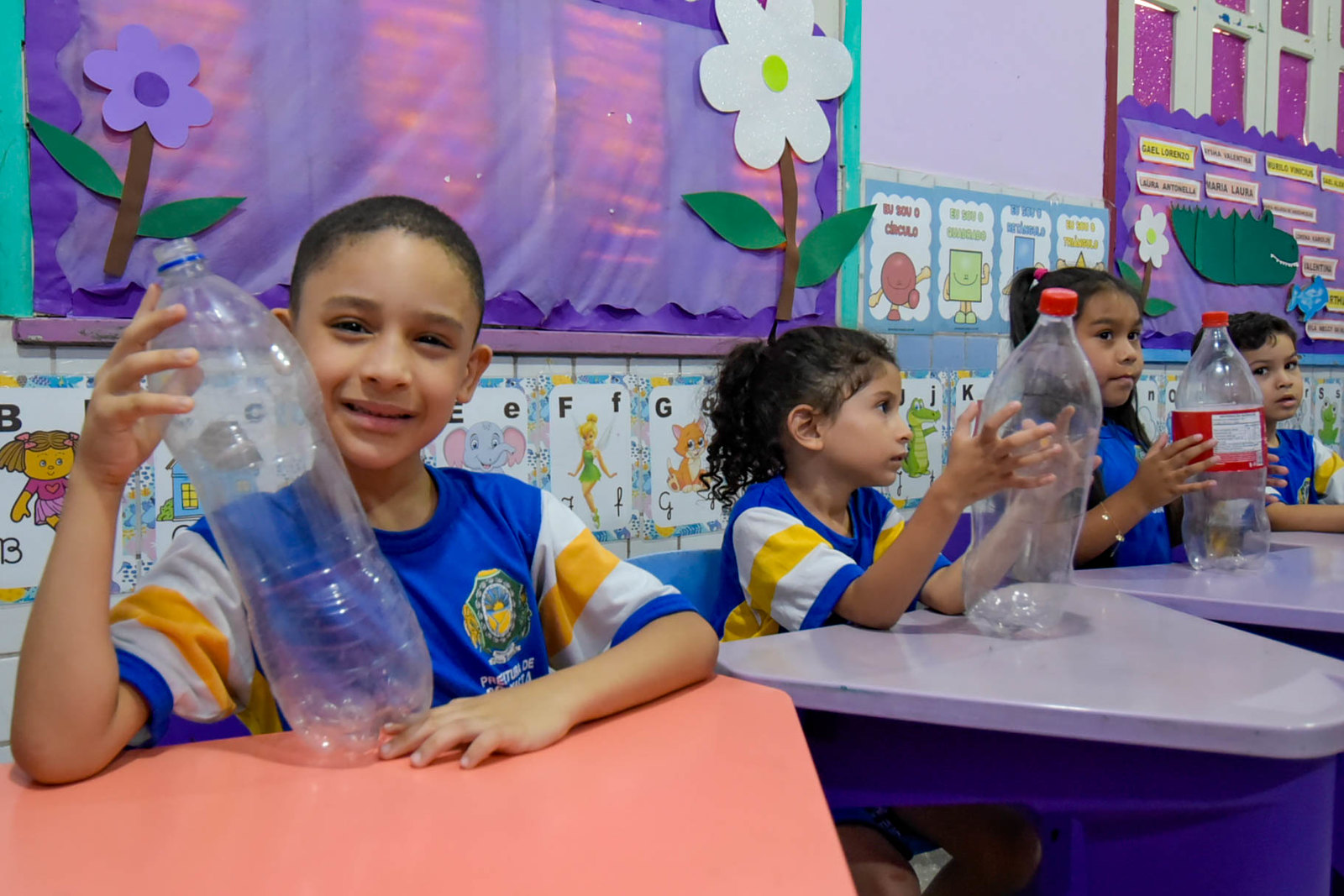 1786509553 881 Cobertura sustentavel garrafas PET para protecao educacao e solidariedade