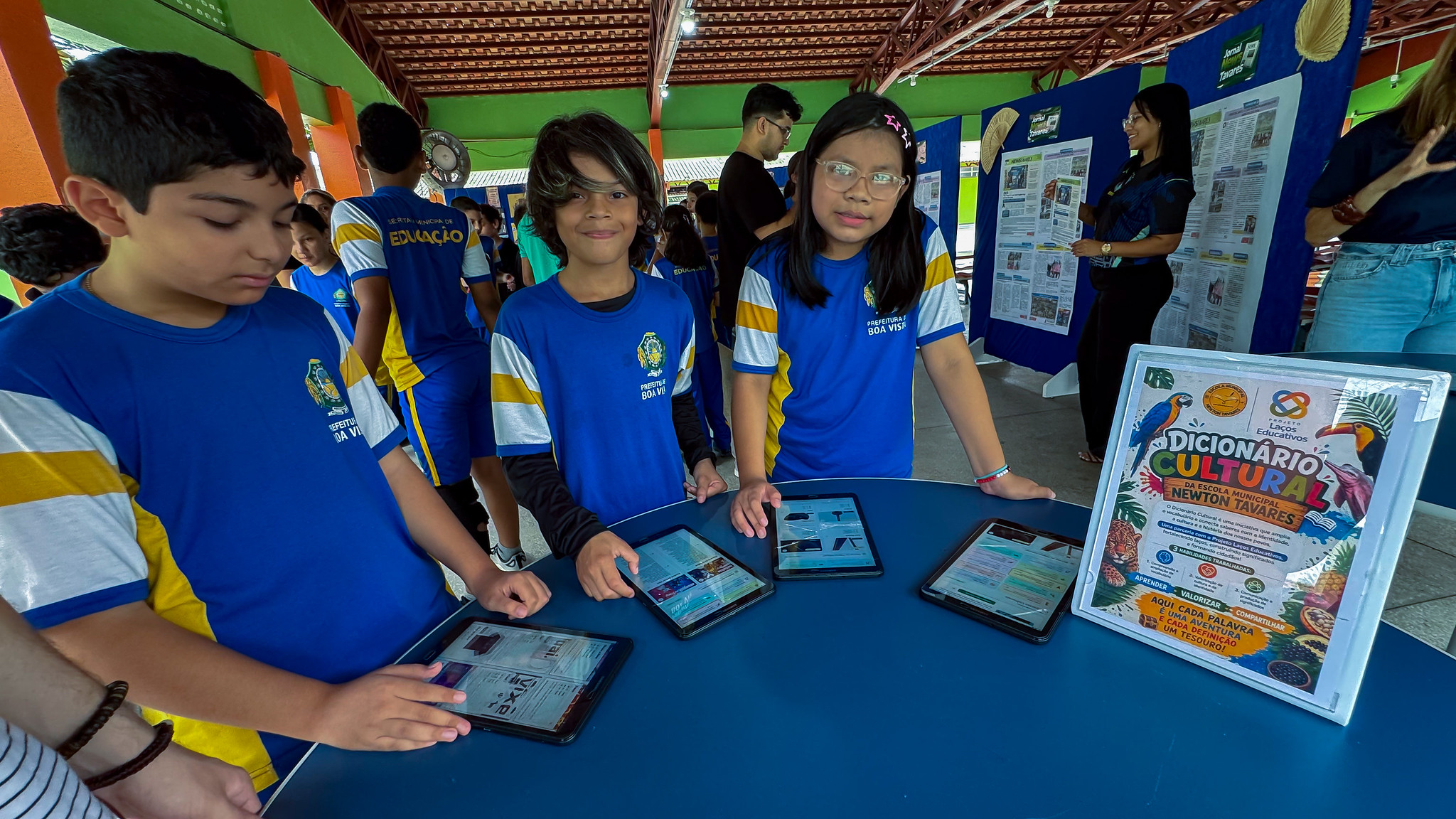 1787999574 323 Escola cria jornal multilingue app e arte para inclusao
