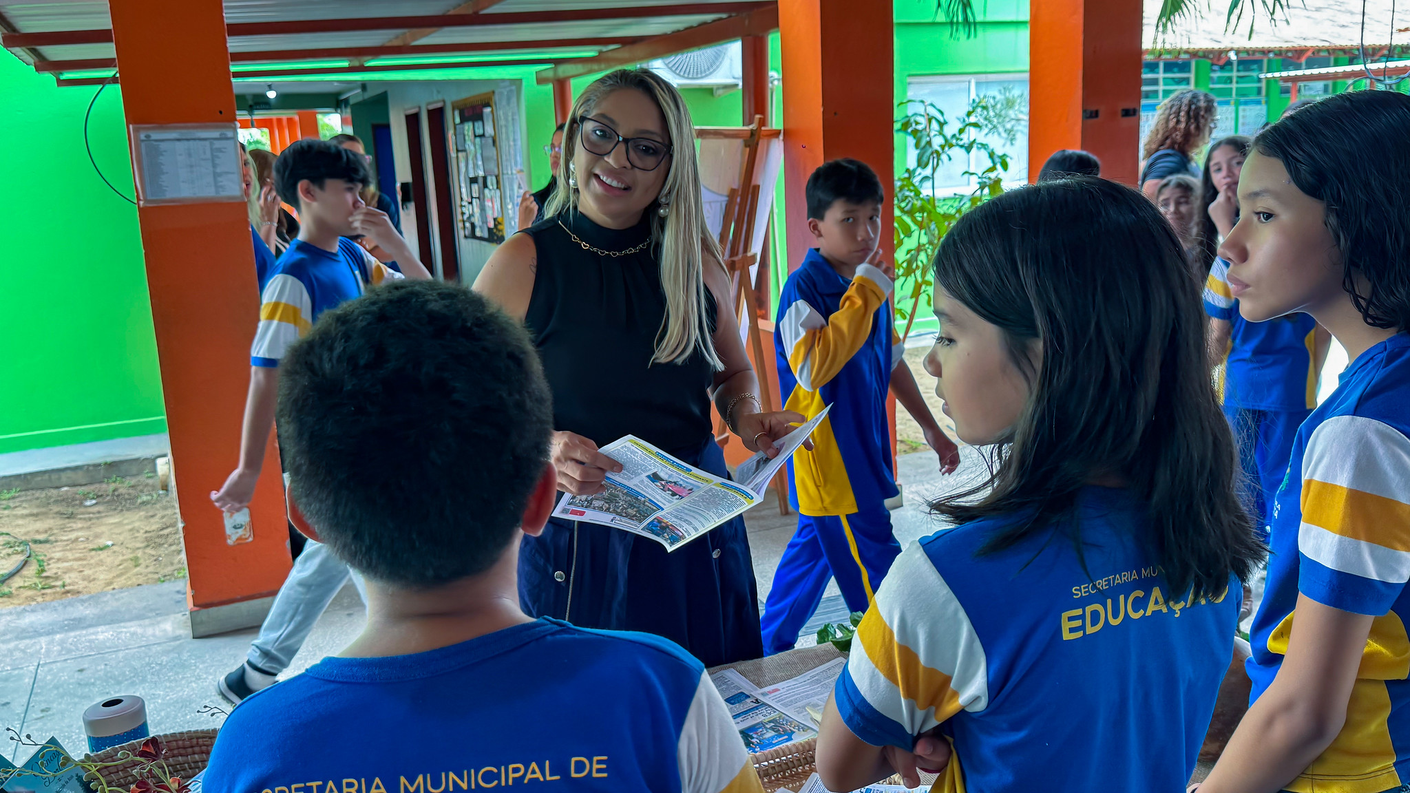 1787999574 839 Escola cria jornal multilingue app e arte para inclusao