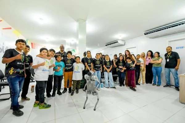 Crianças do Coral ArtCanto conhecem robô e tecnologias agrícolas 5 55460380187 dcc4f3df89 k