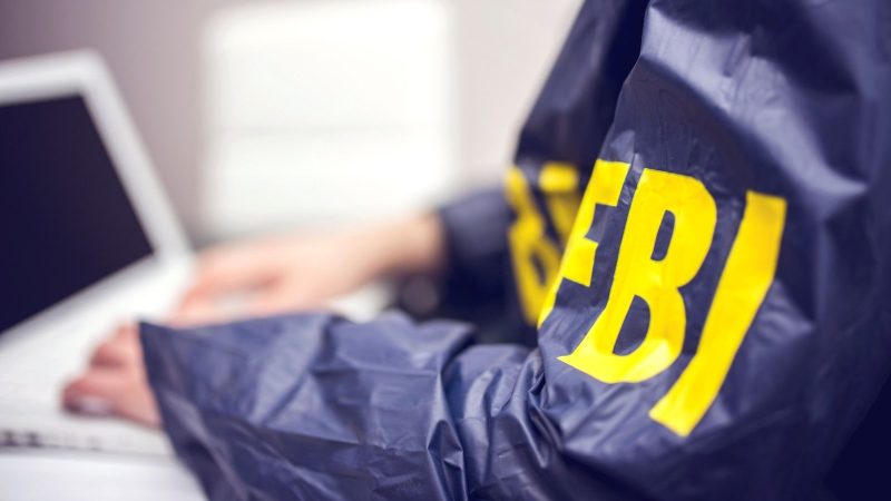 FBI detém jovens suspeitos de orquestrar ciberataque em escala global