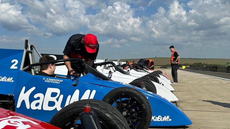 Logitech converte jogadores em pilotos no G Racing Series, competição inspirada na Fórmula 1