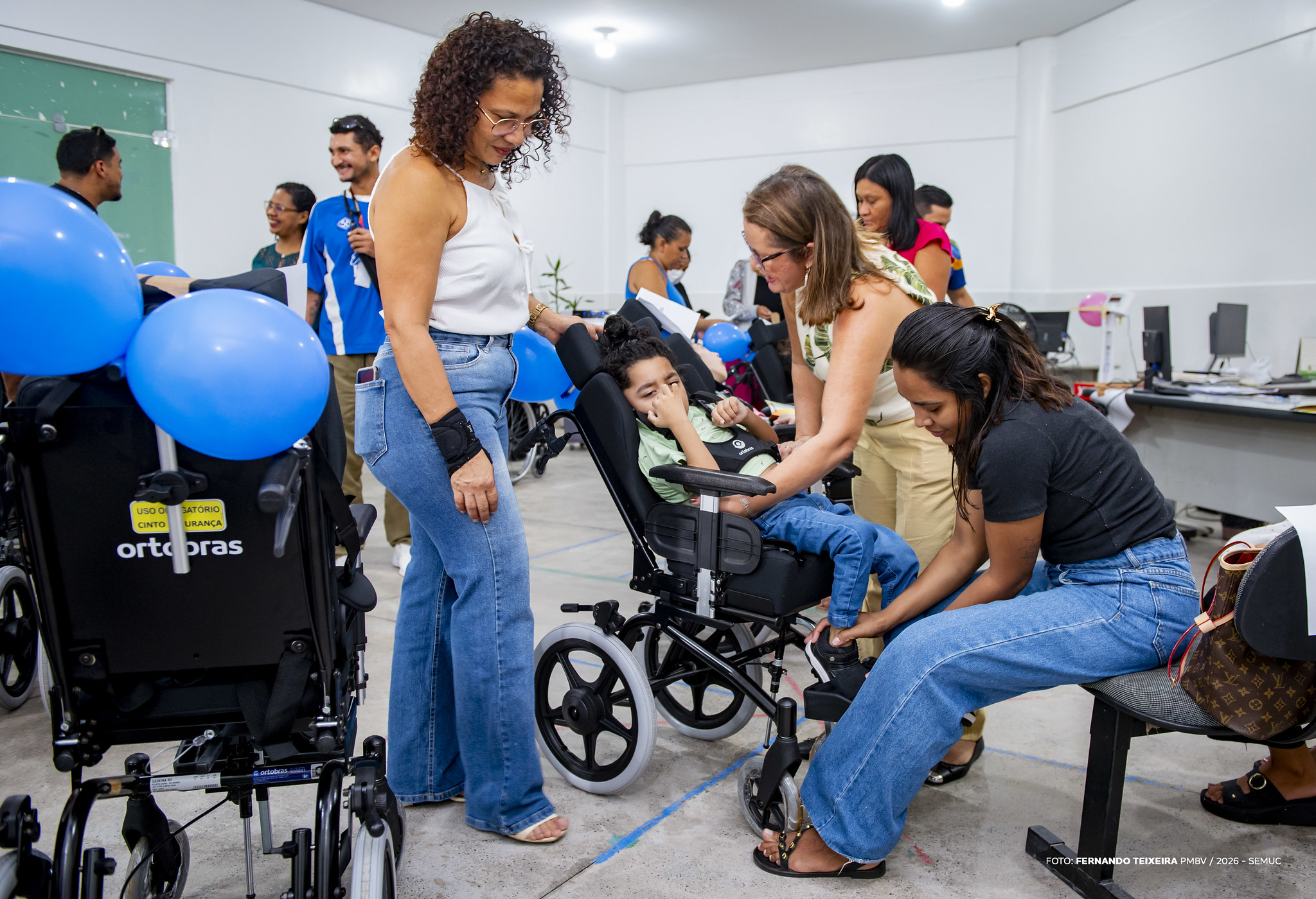 1788592793 273 Boa Vista entrega cadeiras de rodas infantis personalizadas