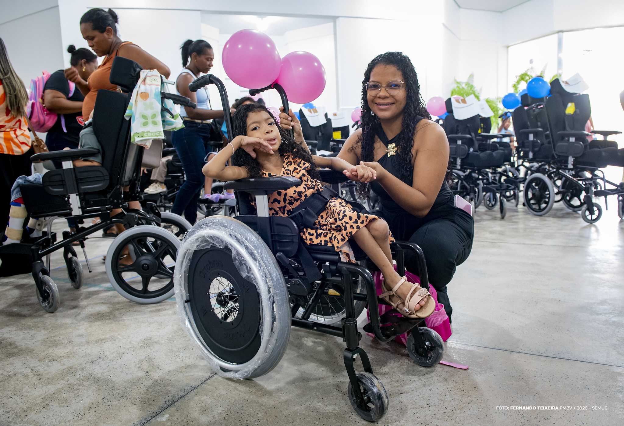 1788592793 75 Boa Vista entrega cadeiras de rodas infantis personalizadas